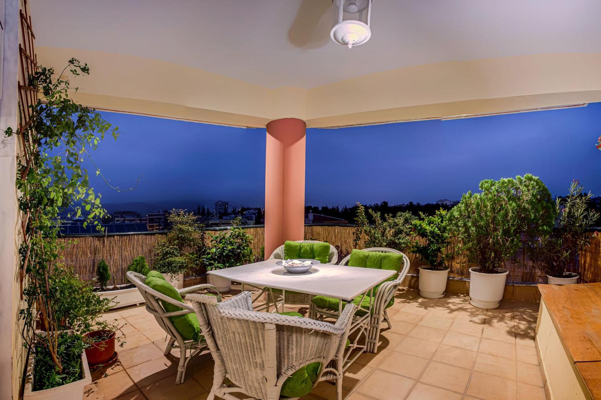 Celestial Garden-Thessaloniki'S Modern, Eclectic Penthouse With An Amazing View And Veranda Exteriör bild